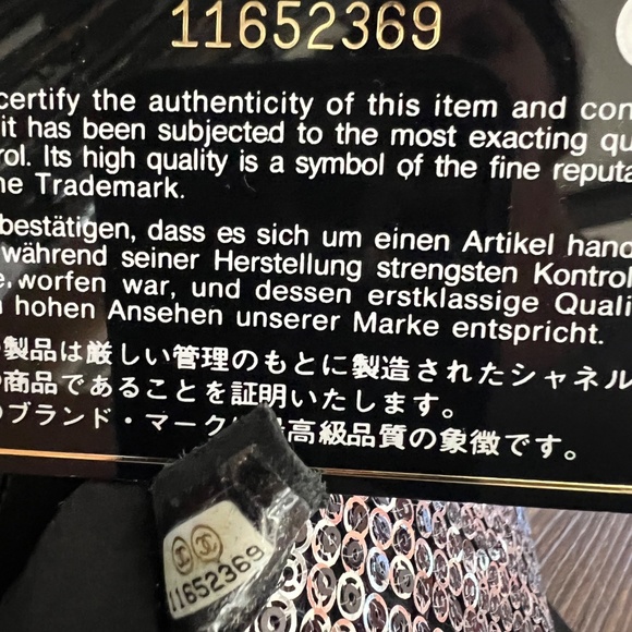 AUTHENTIC-Vintage Chanel Sequined Classic Flap Handbag ( Color: Black/Silver) - Picture 10 of 16